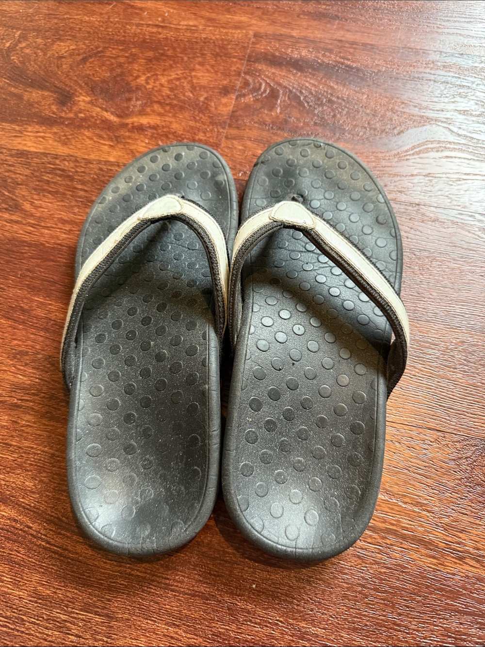Vionic Flip Flops - Picture 2 of 3